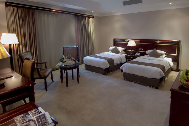 Room 7 of 19