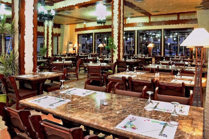 Dining 11 of 15