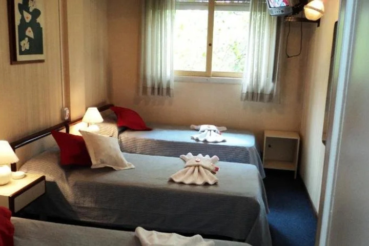 Room 2 of 18