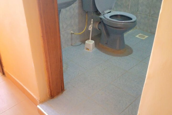 Room 6 of 11