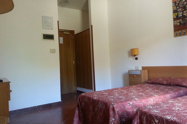 Room 28 of 72