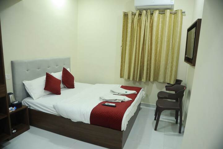 Room 9 of 19