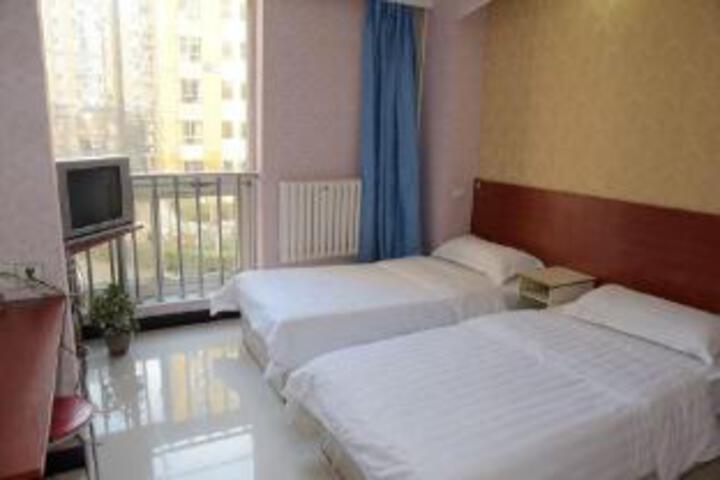 Room 6 of 8