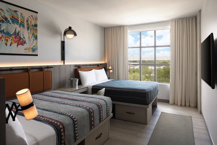 Room 8 of 43