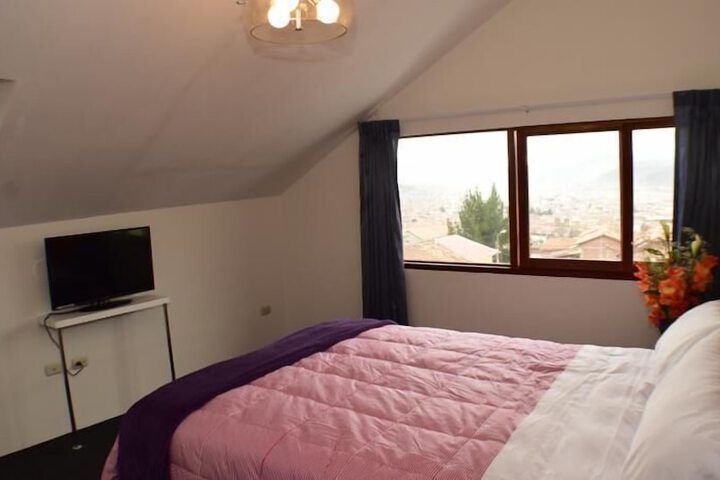 Room 9 of 28