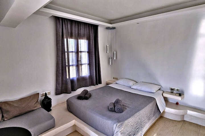 Room 37 of 162