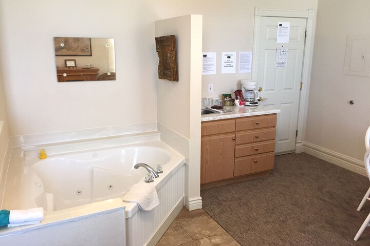 Jetted tub