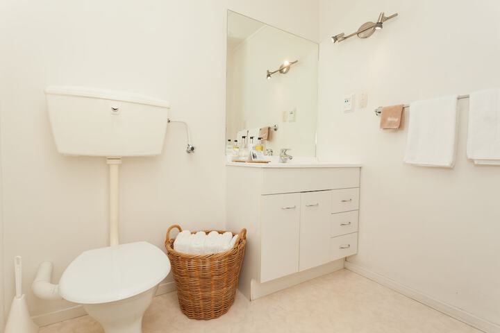 Room 8 of 27