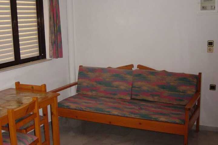 Room 15 of 28