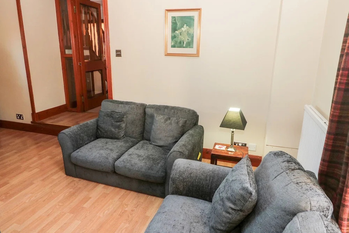 Room 6 of 18
