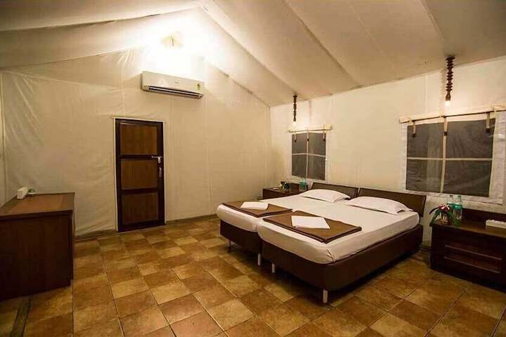 Room 8 of 36