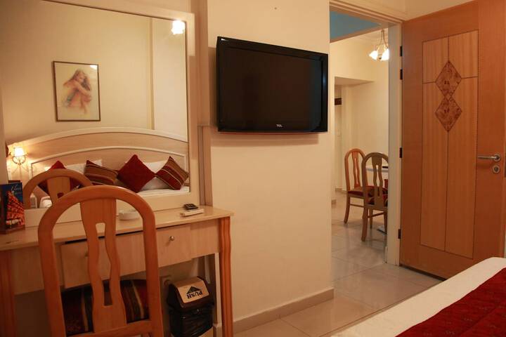 Room 7 of 42