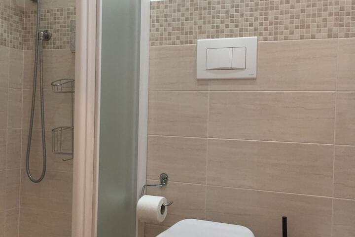 Room 12 of 15