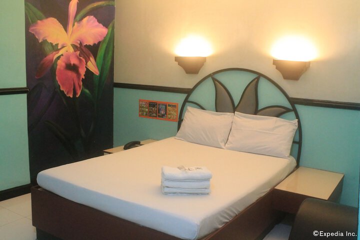 Room 9 of 28