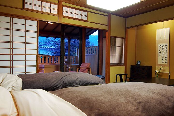 Room 8 of 137