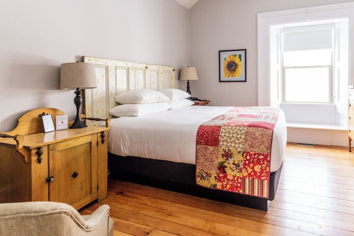 Room 2 of 6
