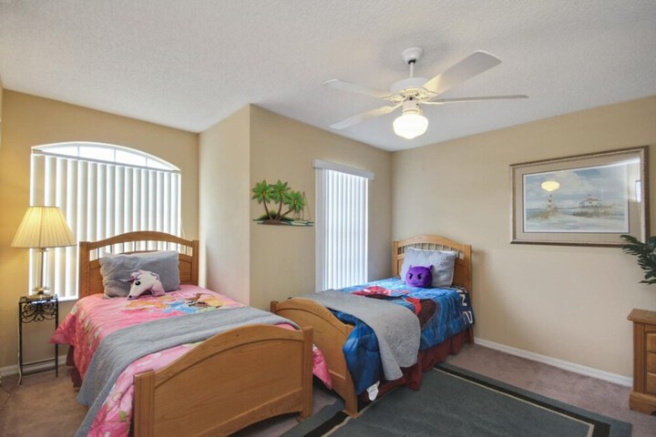Room 8 of 29