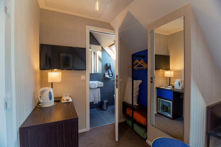 Room 19 of 61