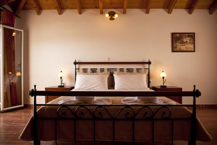 Room 4 of 44