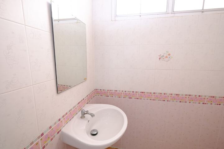 Room 11 of 26