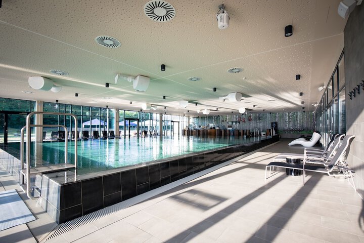 Hotel Pool