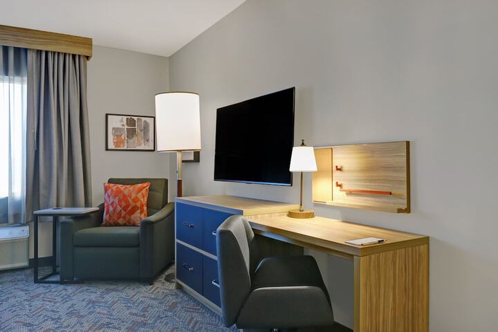 Room 7 of 32