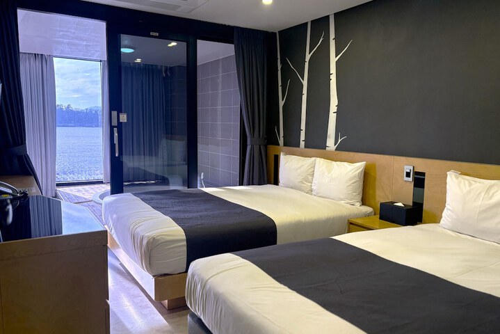 Room 25 of 96