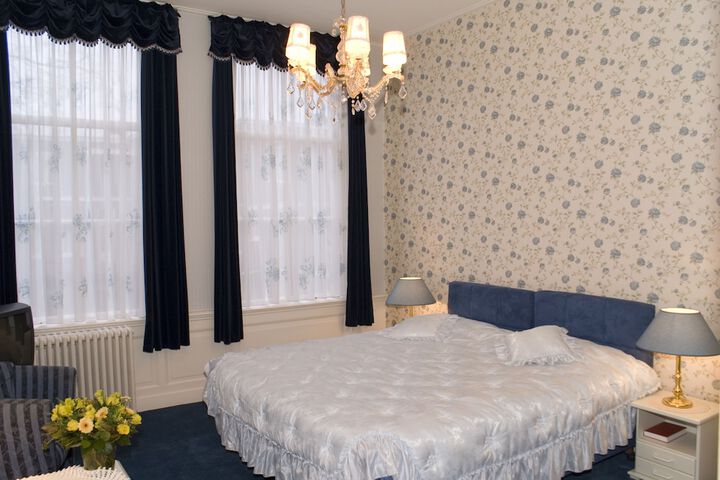 Room 5 of 24
