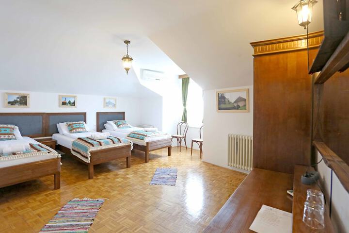 Room 3 of 13
