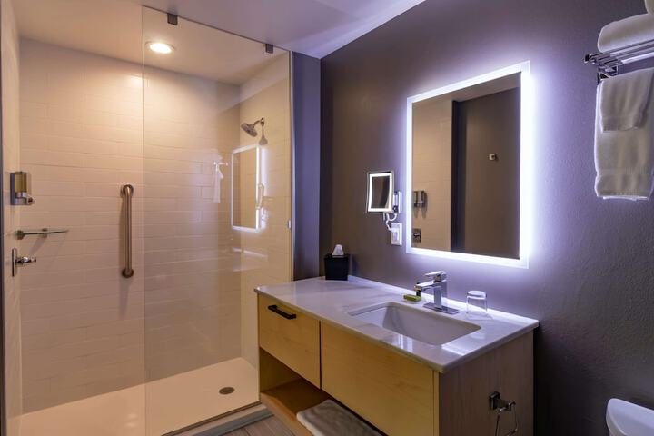 Bathroom shower
