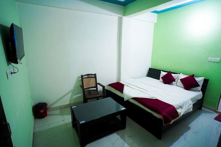 Room 7 of 27