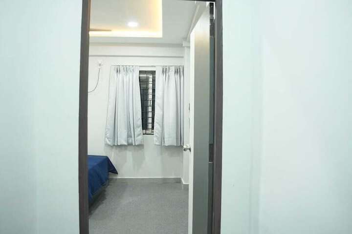 Room 13 of 31