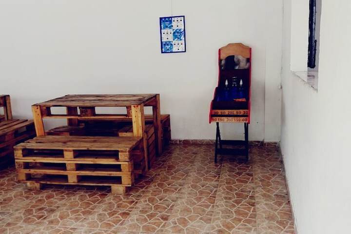 Room 25 of 40
