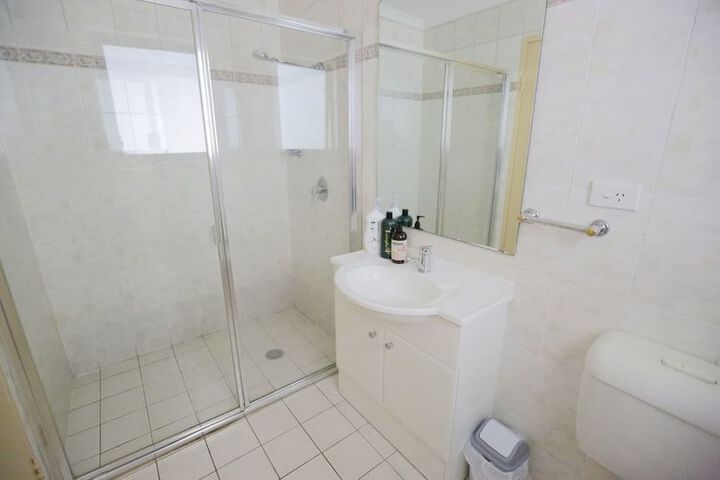 Room 10 of 21