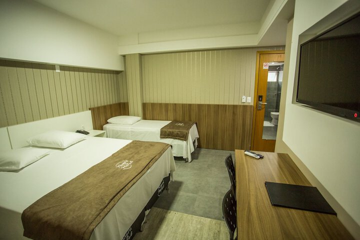 Room 5 of 40