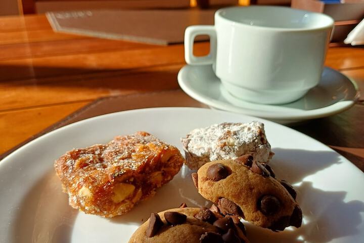 Breakfast/Coffee Service 76 of 99