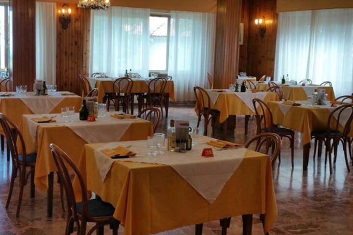 Dining Photos