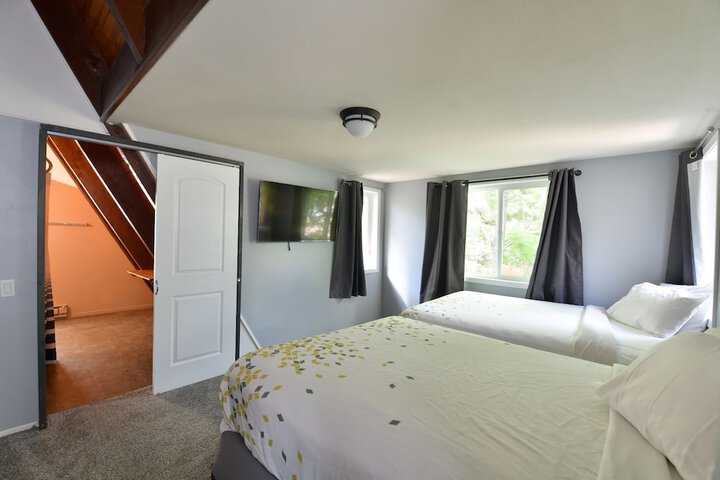 Room 27 of 143