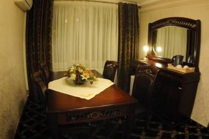 Room 21 of 40