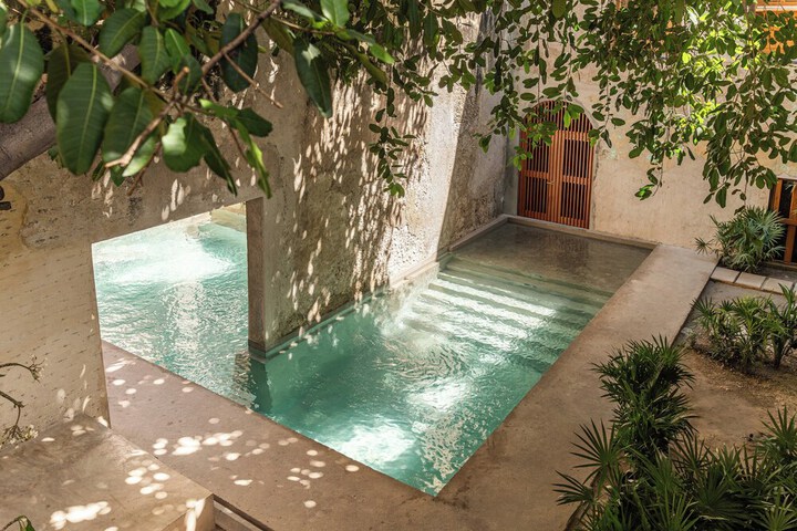 Pool 35 of 76