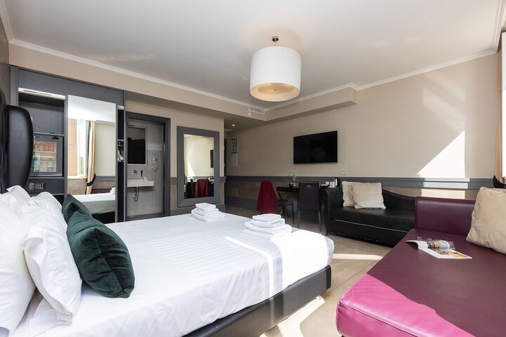 Room 42 of 222