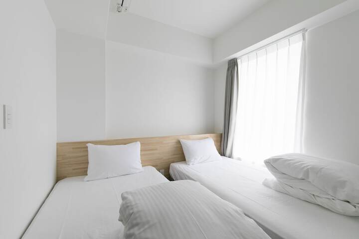 Room 12 of 74