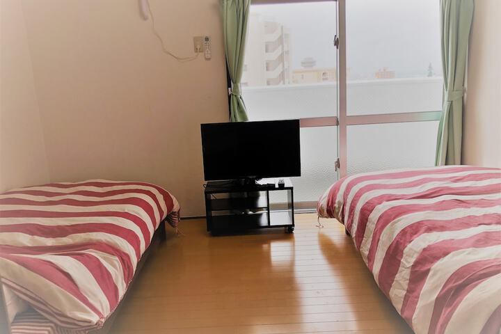 Room 5 of 80