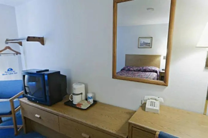 Room 3 of 10