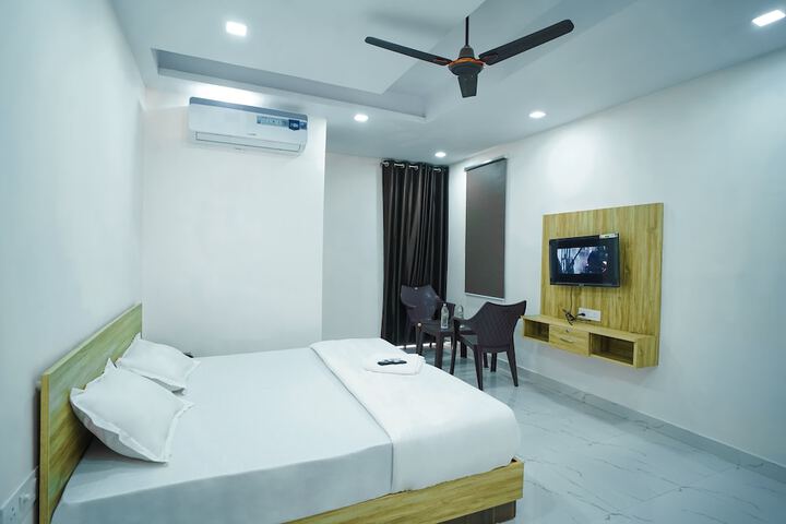 Room 18 of 27