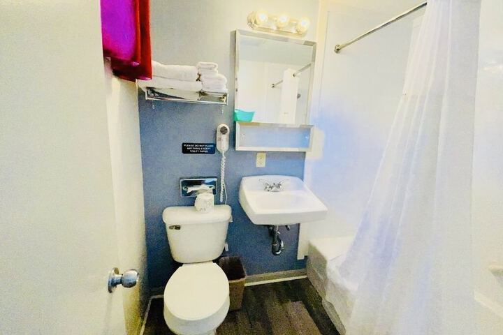 Room 38 of 60