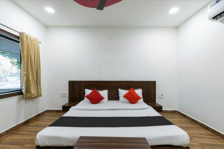 Room 2 of 17