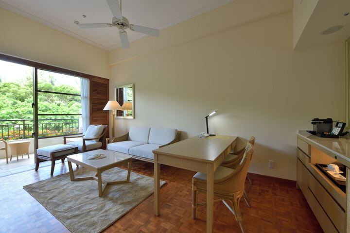 Room 28 of 108