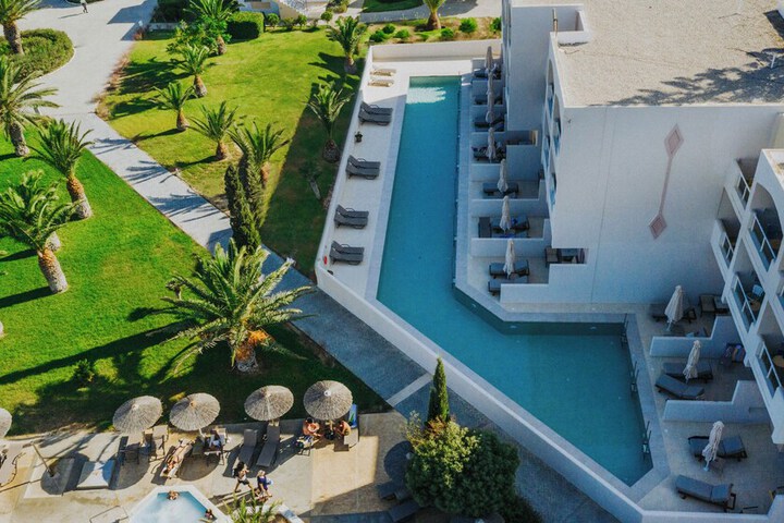 Hotel 225 of 229