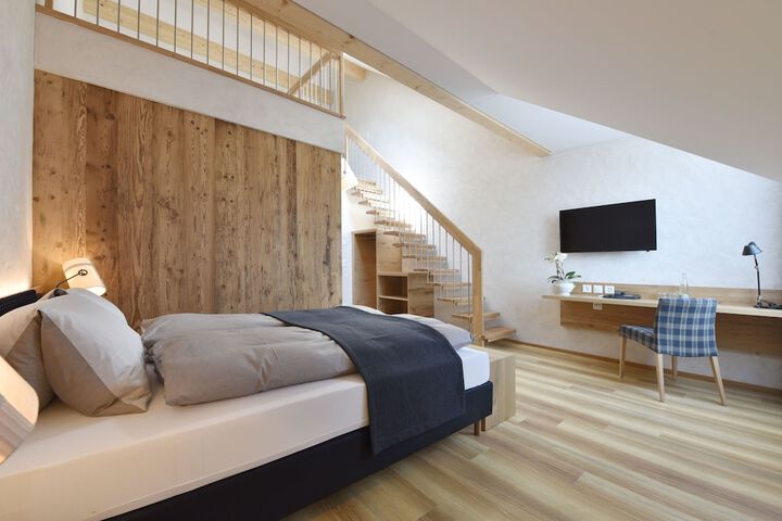Room 4 of 56